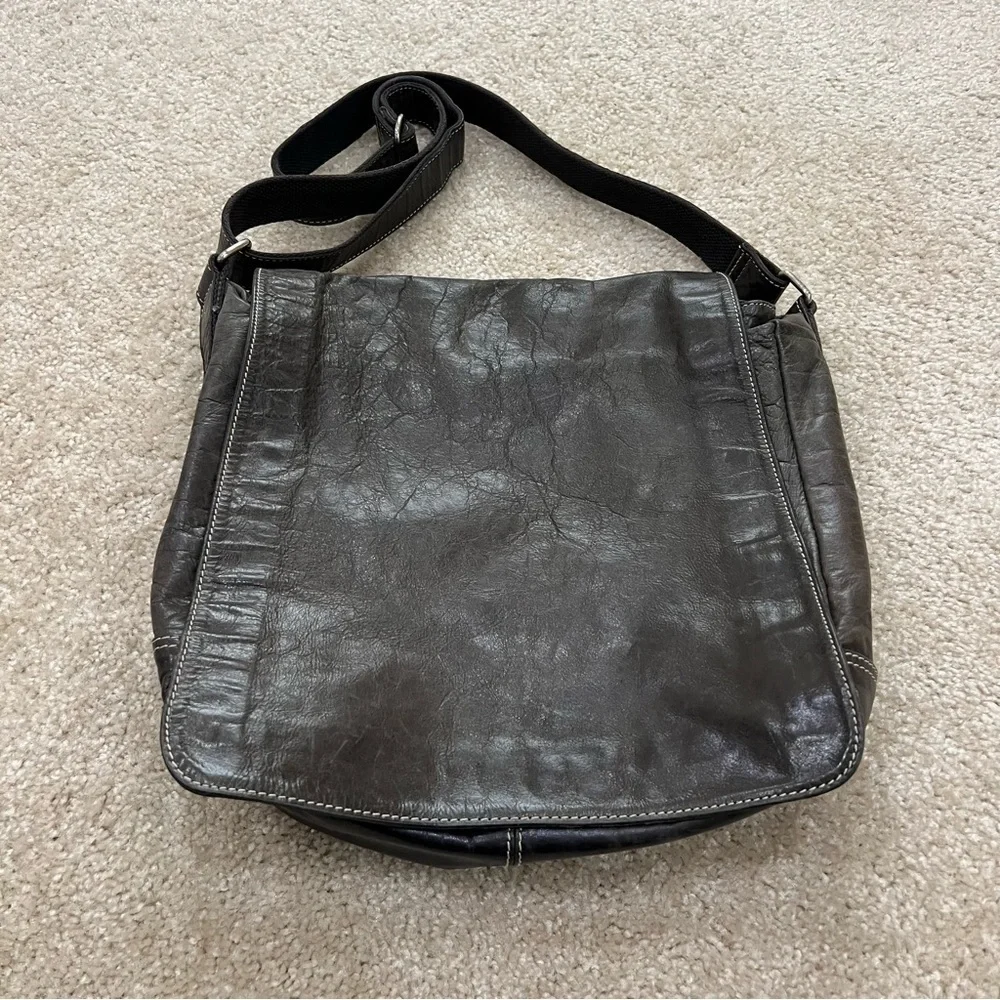 Fossil Leather Messenger LapTop Bag Gray Briefcase Travel Carrying School Carry